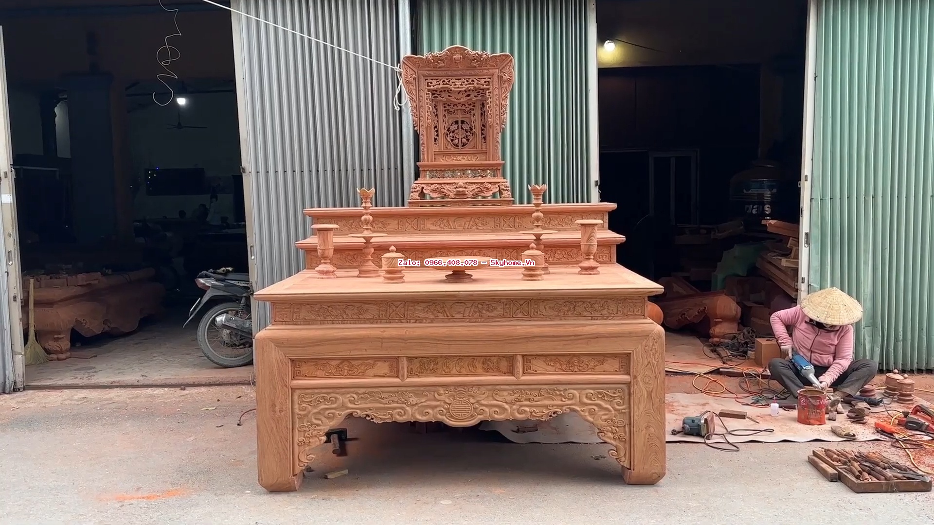 Sập thờ tam cấp chân 18 theo kích thước đặt riêng tại đồ thờ Canh Nậu