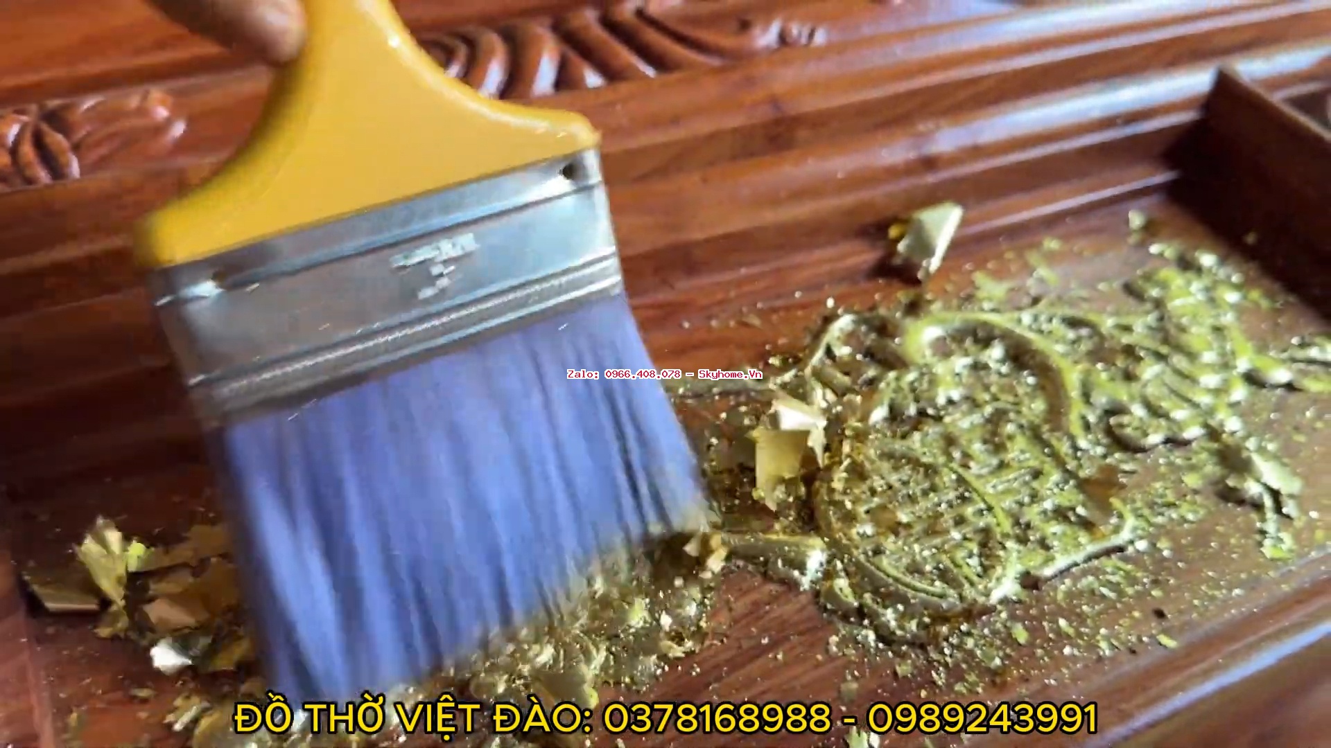 Rát vàng bàn thờ: cách dán vàng lên gỗ và sự khác biệt giữa vàng Ta, vàng Đài Loan
