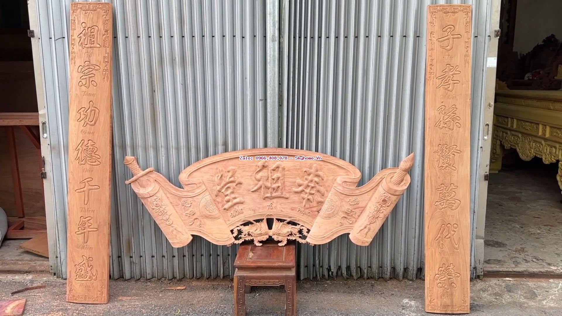 Cuốn thư trơn hương đá liền khối kích thước 67 x 197 cm