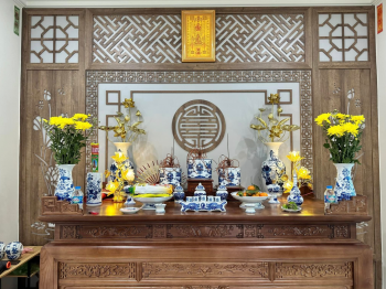 Bàn Thờ Gia Tiên Đục Tùng Cúc Trúc Mai