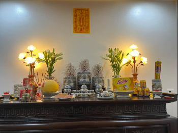 Bày trí bàn thờ gia tiên