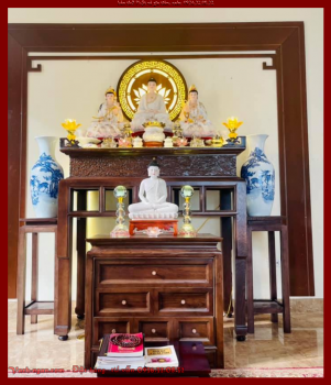 Hướng bàn thờ là hướng nhìn ra hay tựa lưng?