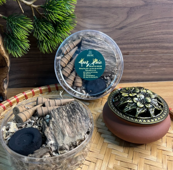 Combo Nụ Trầm Hương và Lư Gỗ Xông Cao Cấp 1 Giá Đang Khuyến Mại