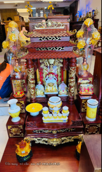Đặt tượng Phật Di Lặc trên bàn thờ Thần Tài Thổ Địa được không