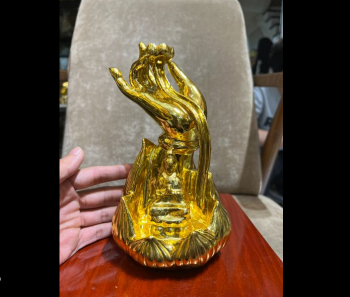 Lư Đốt Trầm Hương Bằng Bàn Tay Đồng Vàng Vang Danh Thiên Cổ