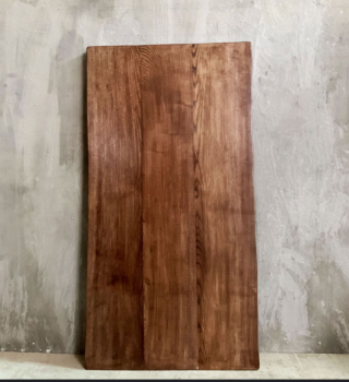 So sánh mặt bàn thờ ván ghép với mặt bàn thờ ván liền tấm