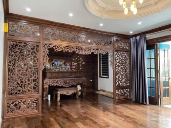 Vách ngăn phòng thờ phong cách truyền thống