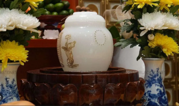 Nên mang tro cốt sau khi hỏa táng về nhà hay không?