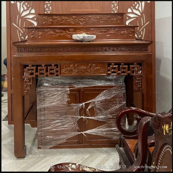Bàn thờ gia tiên chạm ngũ phúc gỗ gõ đỏ