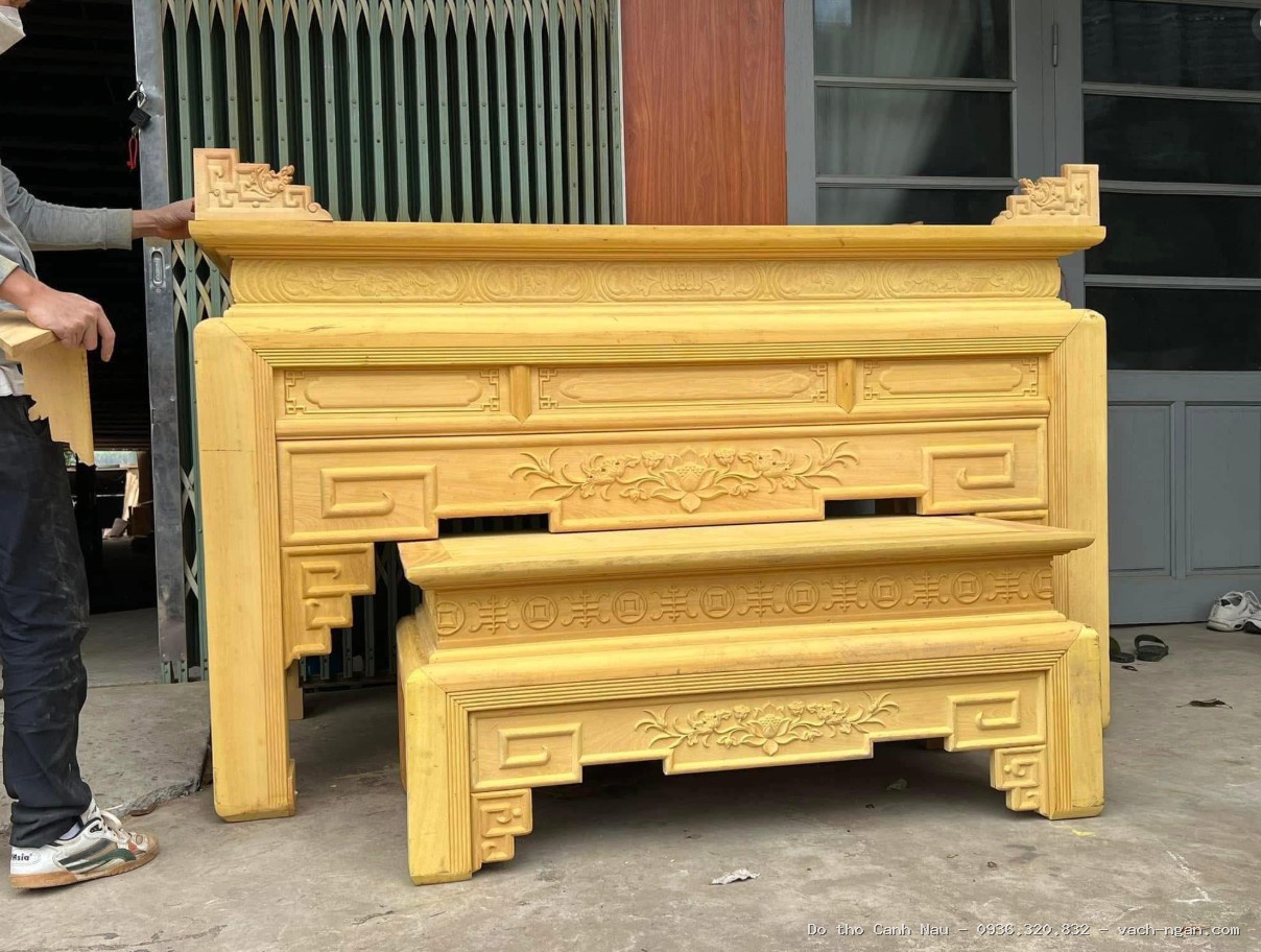 Phòng thờ đôi góc hành lang tầng thượng