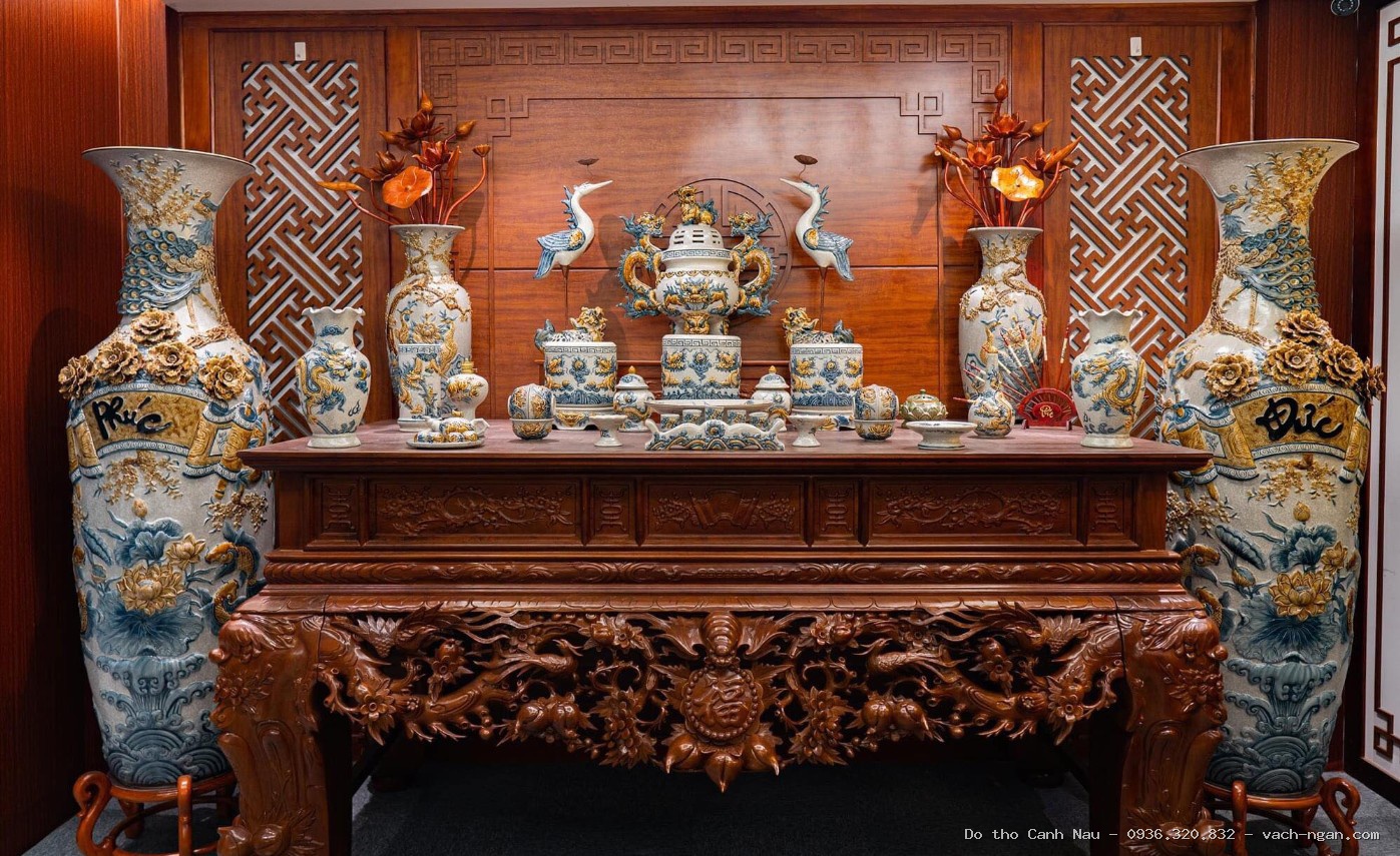 Phòng thờ chung cư kèm rèm che kín đáo