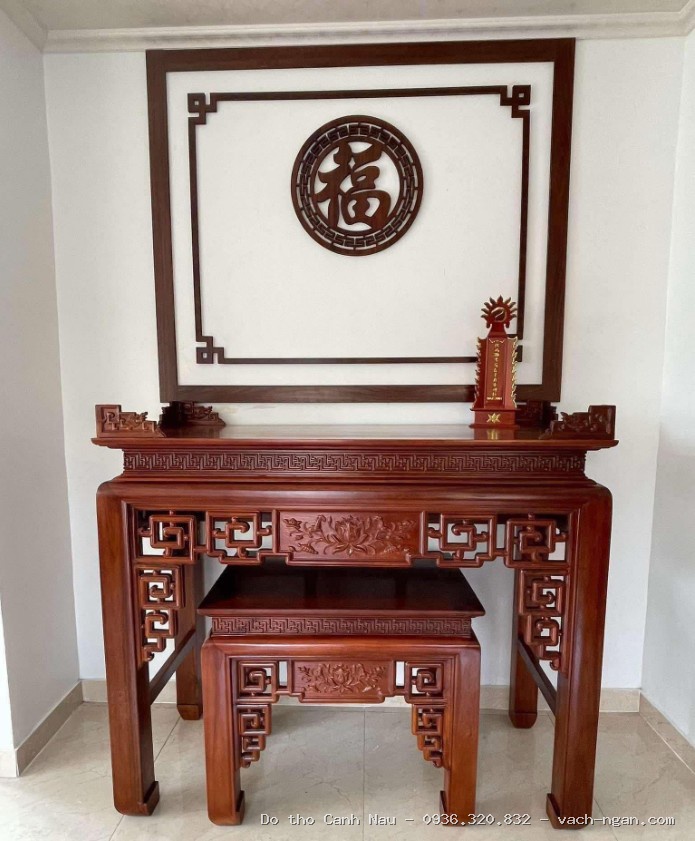 Bàn thờ gỗ gõ đỏ 3 tầng mẫu triện dơi 