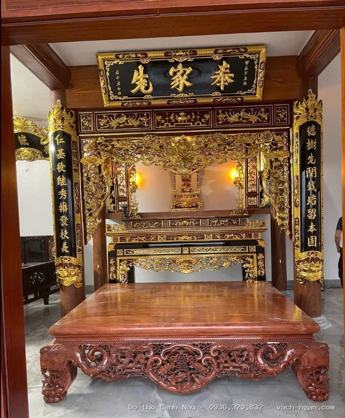 Bàn thờ gỗ Gõ Đỏ 1m27 giao khách Quận 12