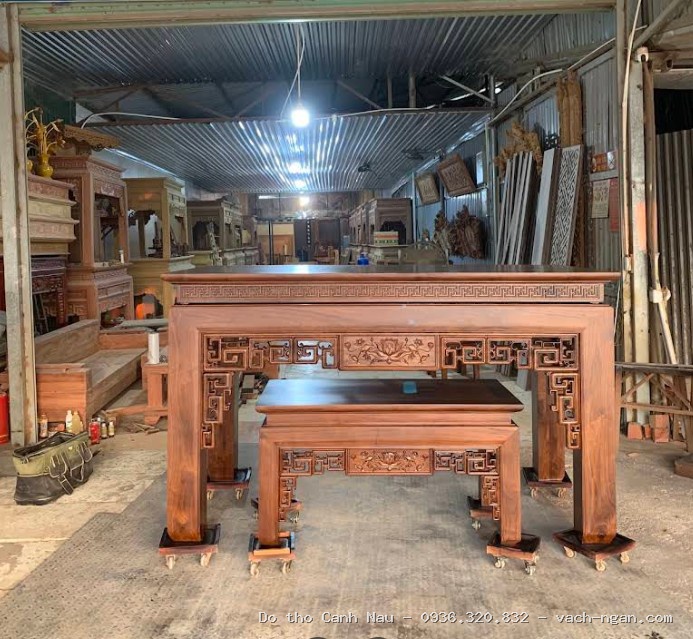 Bàn thờ gia tiên đơn giản