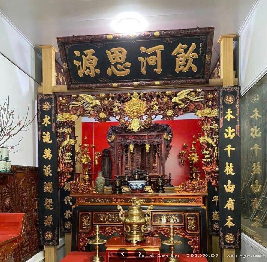 Bàn thờ gia tiên gỗ cho không gian thờ tự trang nghiêm