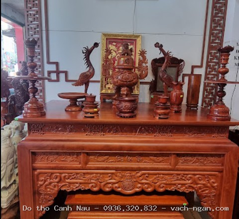 Bàn thờ 2 tầng chạm triện ngũ phúc chân quỳ tại Thanh Xuân