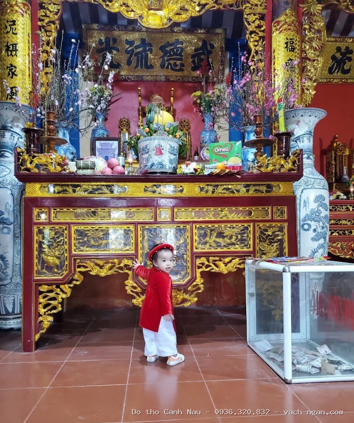 Bàn thờ đẹp gỗ tự nhiên TT222 - 99 mẫu mới nhất tại Hoàn Kiếm