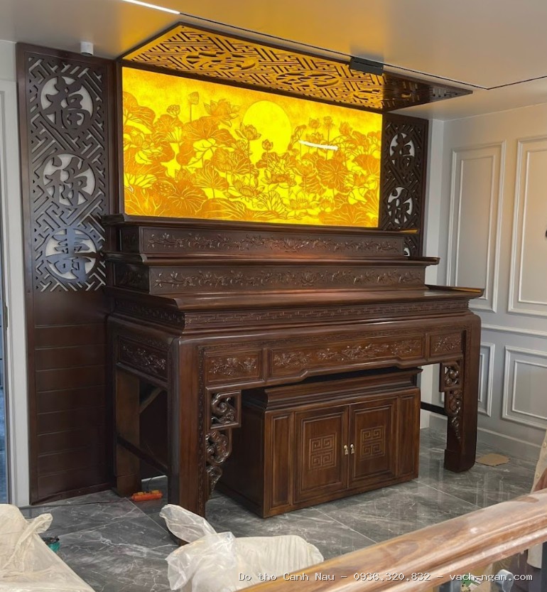 Bàn thờ đứng chung cư gỗ sồi đơn giản  tại Đống Đa