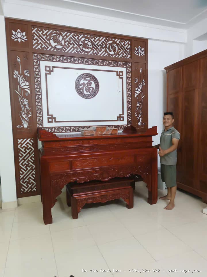 Bàn thờ đứng gỗ gụ màu óc chó mẫu Triện Công tại Nam Từ Liêm