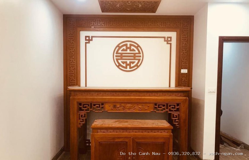 Bàn thờ đứng gỗ gụ màu óc chó mẫu triện sen vuông tại Tây Hồ