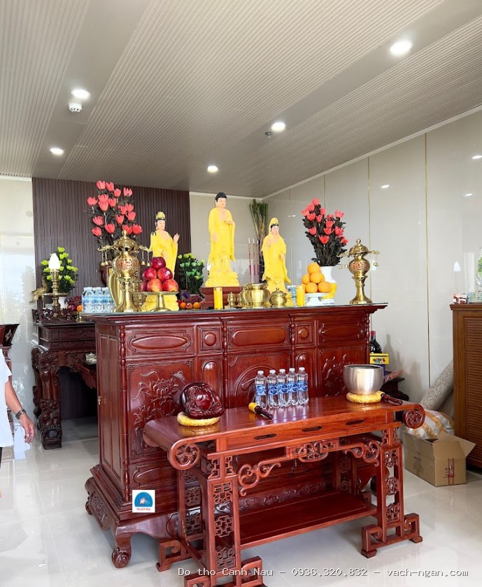 Bàn thờ đứng gỗ Sồi hoa văn hiện đại tại Hà Đông