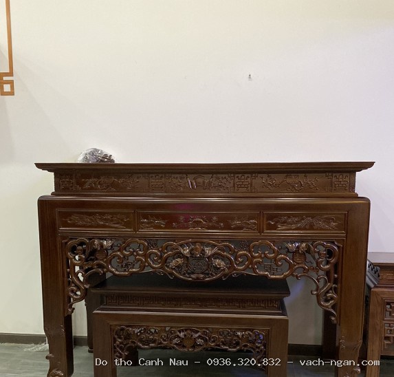 Bàn thờ đứng gỗ Sồi trang nghiêm – TT275 tại Long Biên