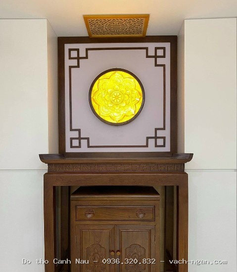 Bàn thờ gỗ hương kết hợp tranh trúc chỉ tròn tại Nam Từ Liêm