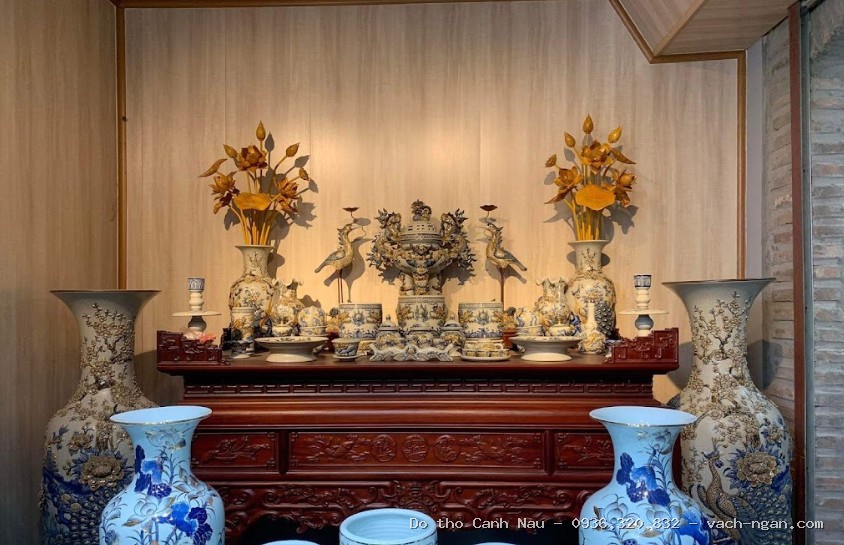 Bàn thờ gỗ sồi chung cư chạm sen – Mẫu BTS 013 tại Hà Đông