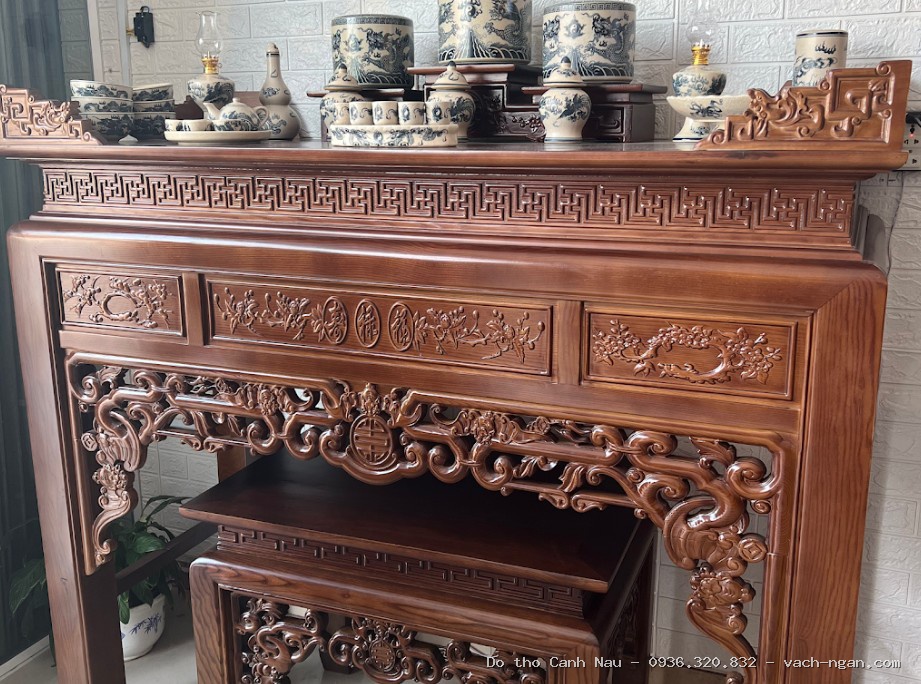 Bàn thờ tam cấp màu nâu hiện đại - TT238 tại Tây Hồ