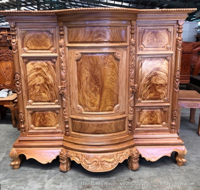 Bàn thờ – tủ cơm – vách thờ ốp trần hiện đại tinh tế tại Thanh Xuân