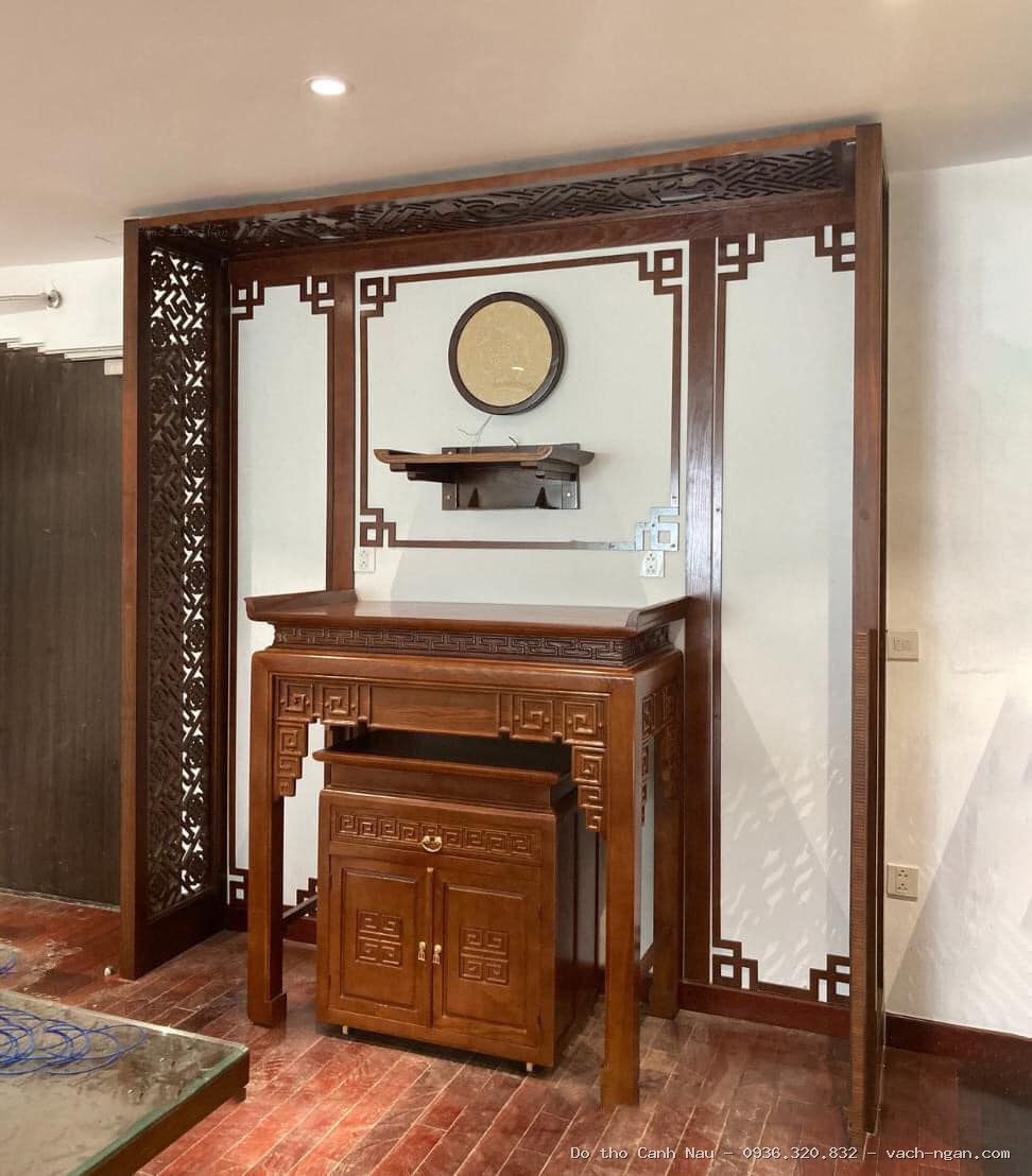 Phòng thờ gác lửng đơn giản tại Đống Đa