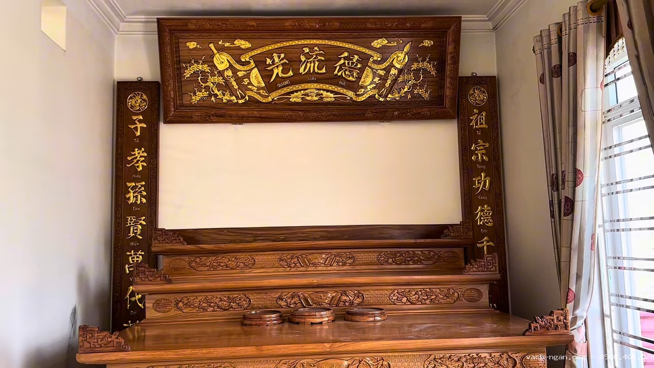 Bàn thờ án gian tam cấp và hoành phi câu đối gỗ gõ đỏ Nam Phi đẹp tại Hưng Yên
