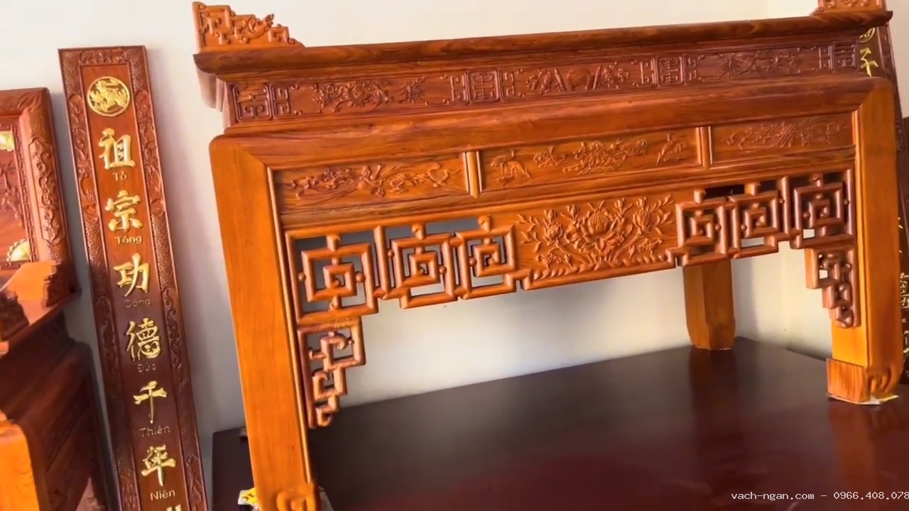 Bàn thờ sen triện 1,97 m chân 12 và chân 14