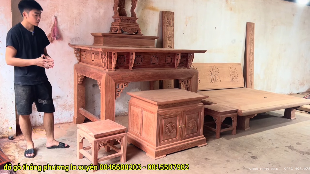 Combo phòng thờ gồm bàn thờ, tủ cơm, hoành phi câu đối liền khối, phản thờ và trường kỷ