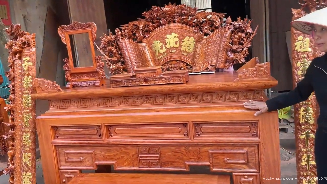 Bộ nội thất phòng thờ cho không gian rộng 3,58 m