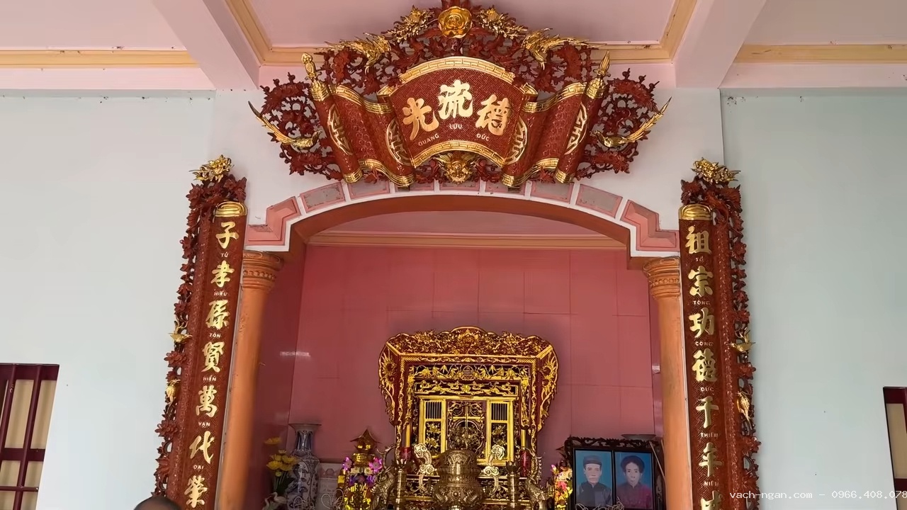 Lắp Đặt Bộ Cuốn Thư Câu Đối Gỗ Dày 5 Phân Cho Phòng Thờ Cao Gần 4m