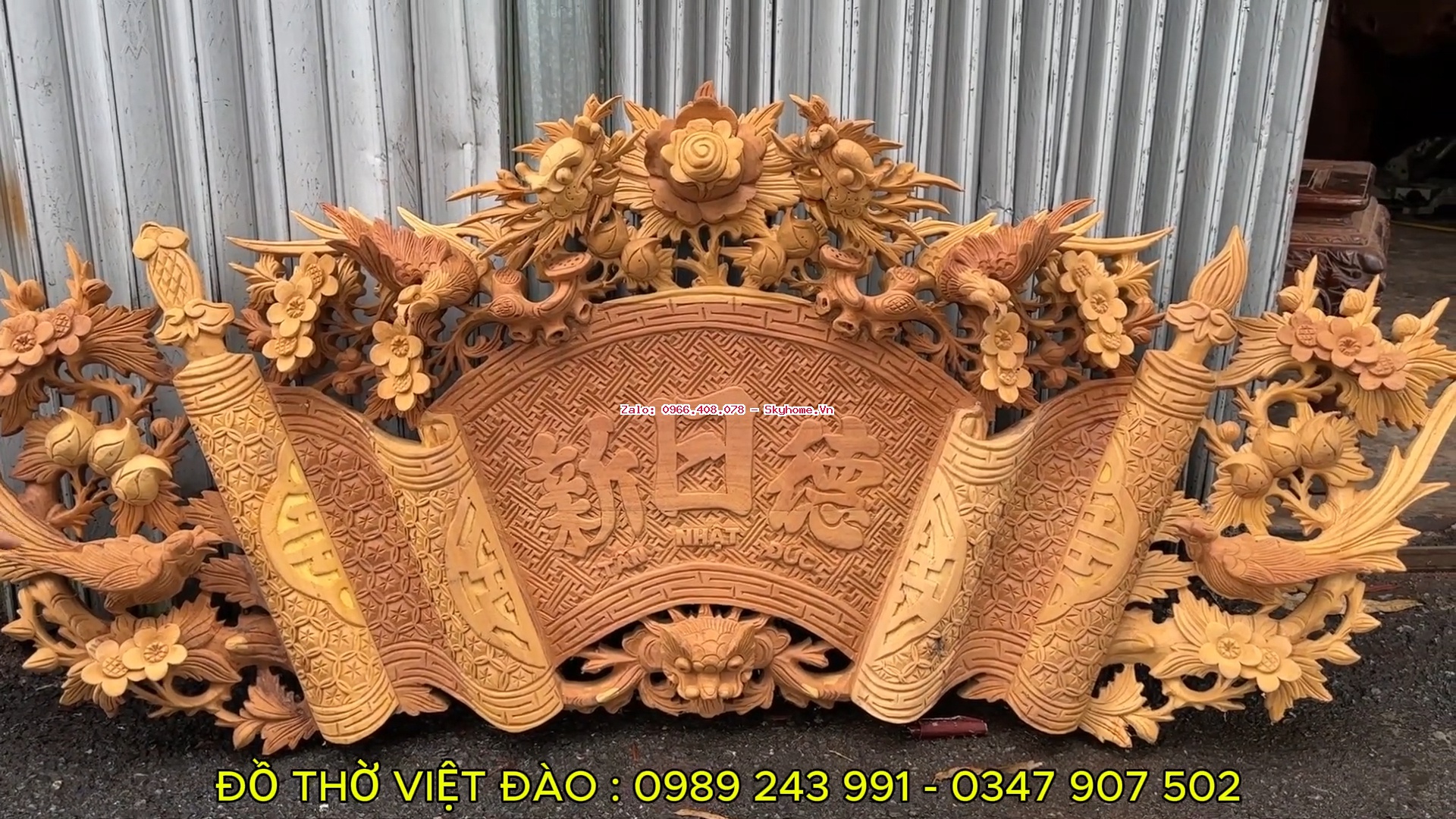 Nên Treo Cuốn Thư Gỗ Hương Đá Hay Gỗ Mít Ta