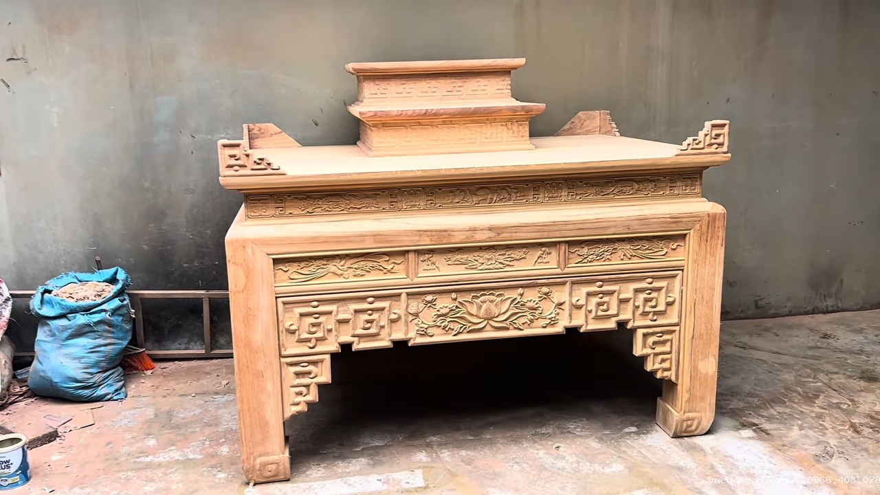 Bàn thờ sen triện gỗ gõ đỏ 1,97 m 3 cấp chân 16