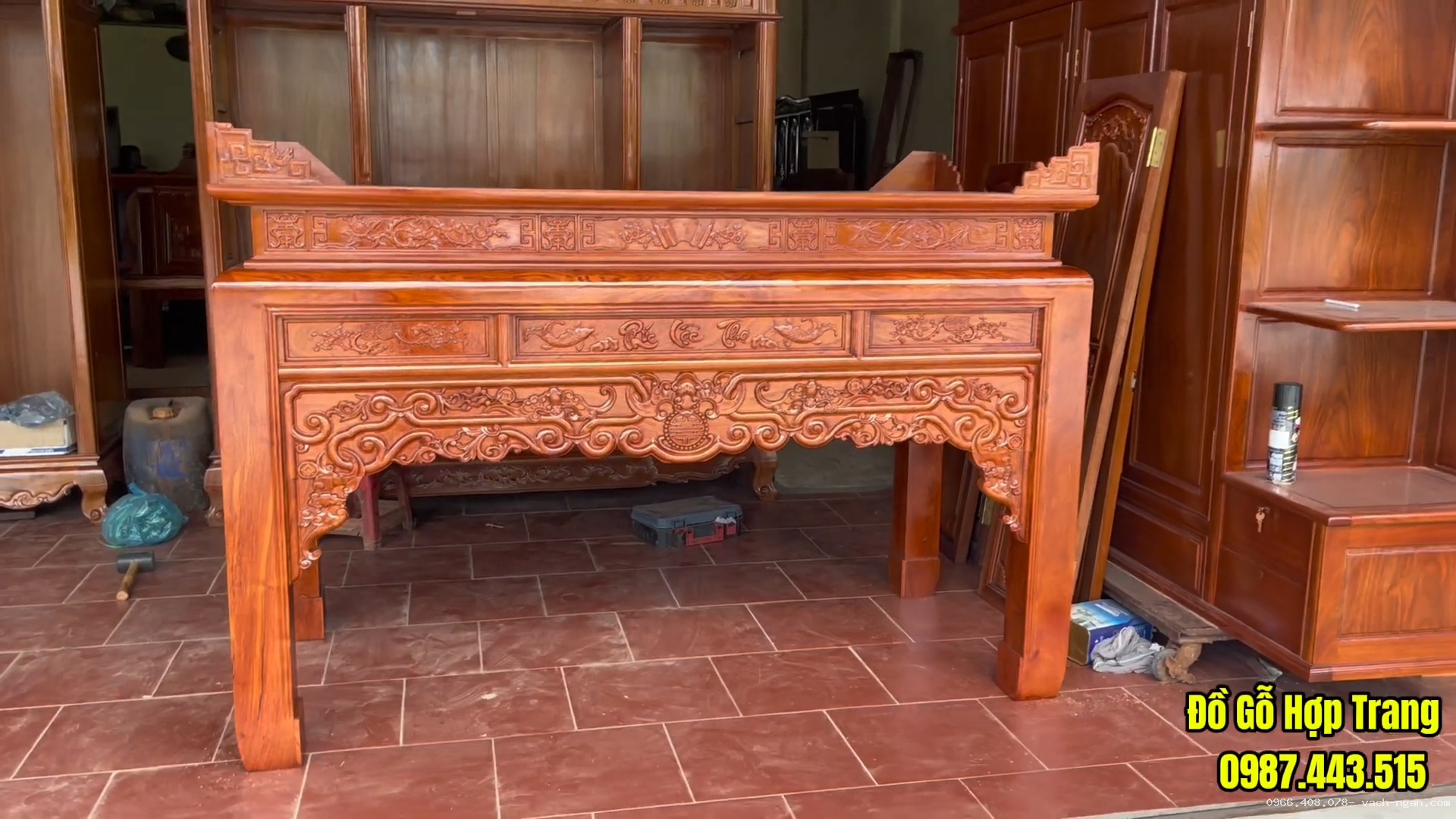 Mẫu vua sập thờ gỗ hương đá thiết kế theo nhu cầu gia đình tại Đắk Lắk