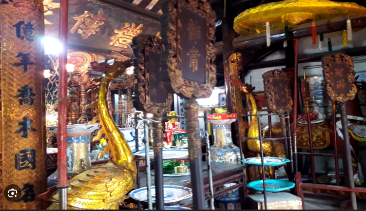 bàn thờ Nhà Họ Quách Ở Thái Bình