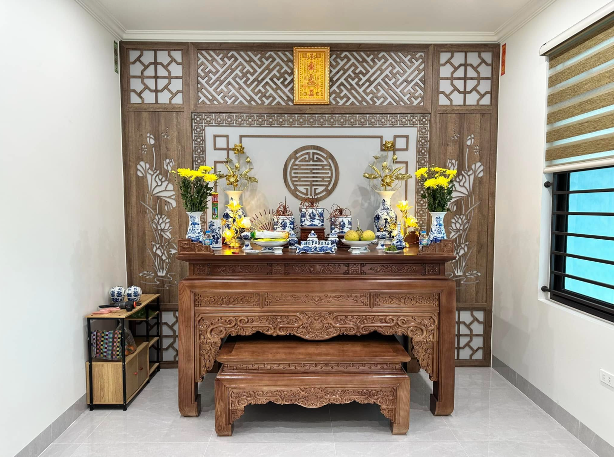 Bàn Thờ Gia Tiên Đục Tùng Cúc Trúc Mai