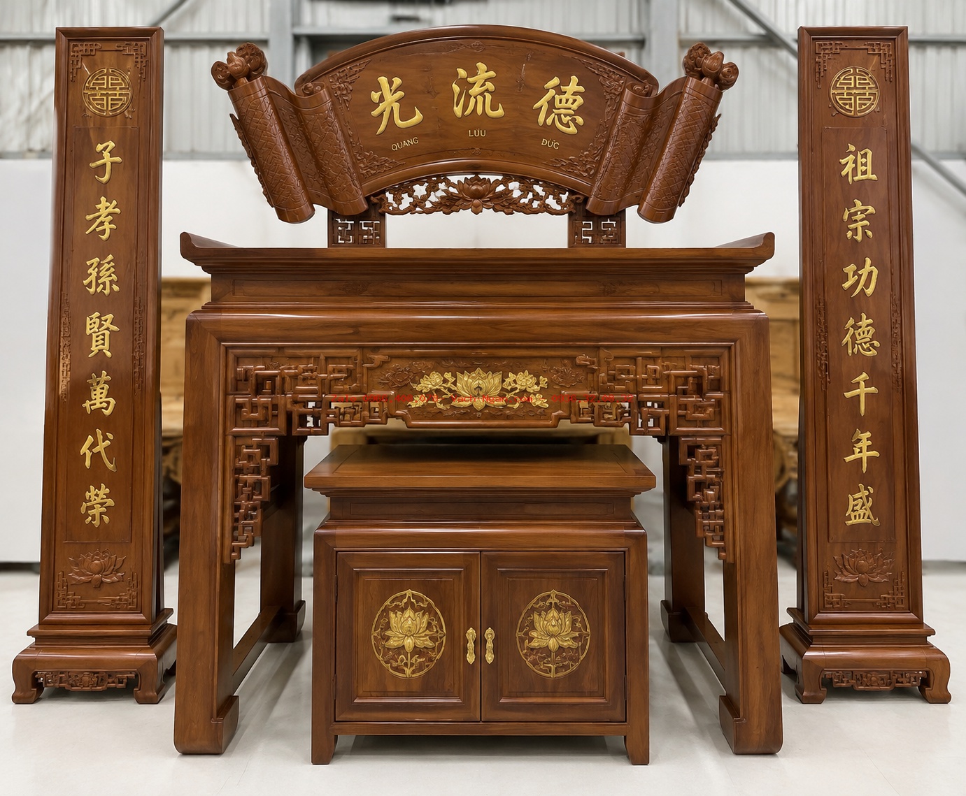 Bàn thờ sen nền chạm vàng 4 số 9 với thiết kế tinh xảo