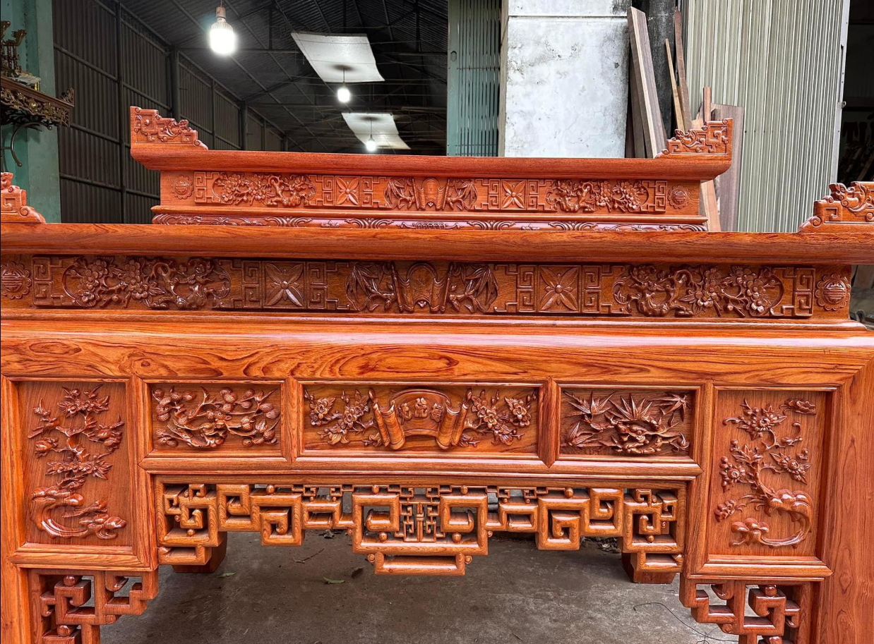 Bàn thờ 3 cấp PU trần màu gỗ