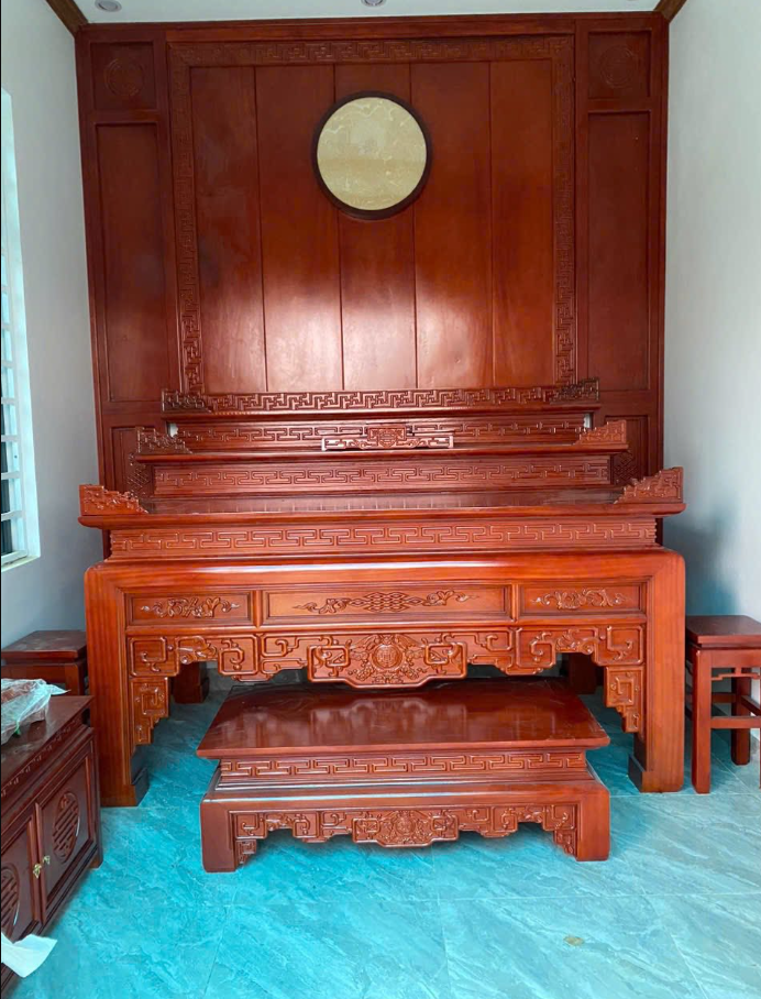 Bàn thờ cho khách chung cư Quận 1