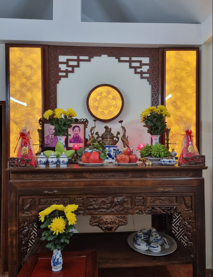 Bộ vua sập thờ gỗ hương đá