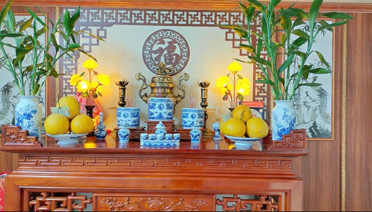 Hoa để bàn thờ
