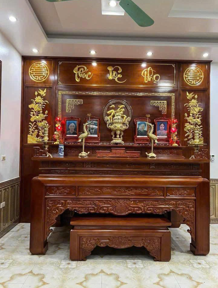 Mẫu vách ngăn phòng thờ với phòng khách đẹp và sang trọng