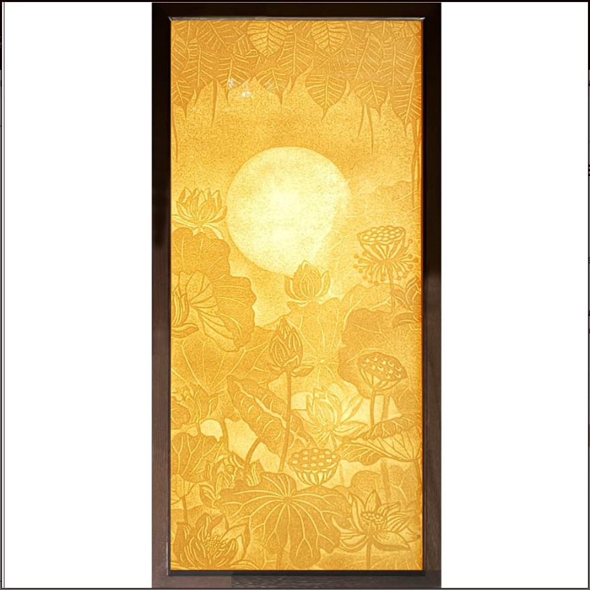 tranh-truc-chi-hoa-sen-va-hoa-tiet-anh-trang.png