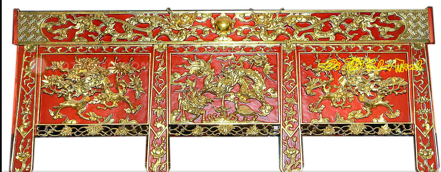 Y Môn Cổ và Nghệ Thuật Bài Trí Bàn Thờ Truyền Thống Việt Nam